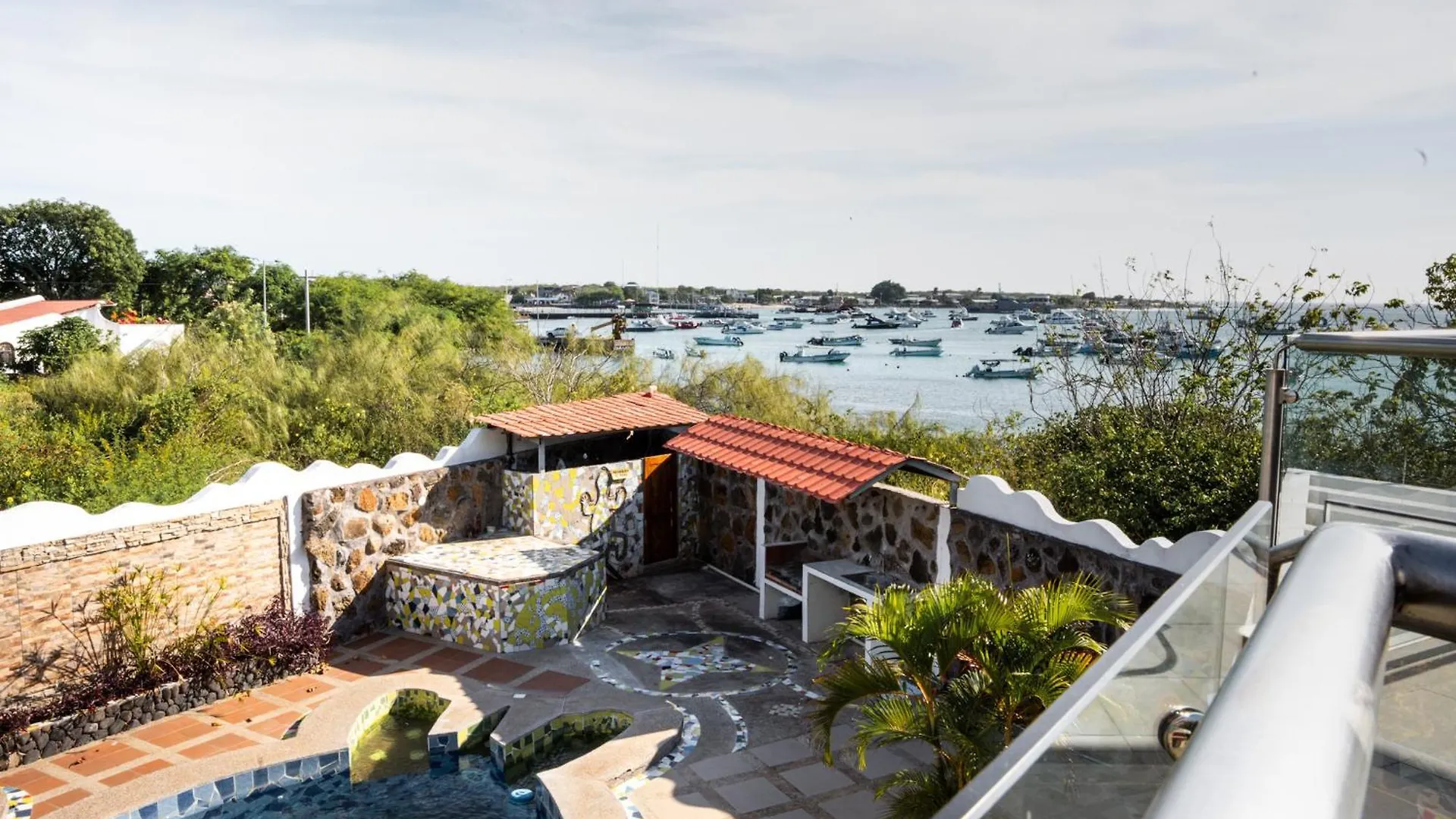 Seaside Hotel بويرتو بكويريزو مورينو 0*,  الإكوادور