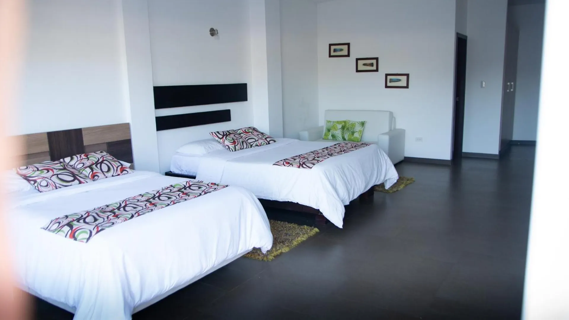 Seaside Hotel بويرتو بكويريزو مورينو الإكوادور